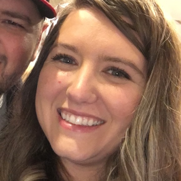 Meet your Posher, Heather - Picture 1 of 1